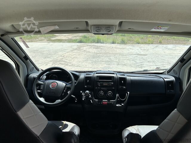 τροχόσπιτο/αυτοκινούμενο τροχόσπιτο Fiat Weinsberg Carabus 600 K | 4 posti letto | Completamente attrezzato