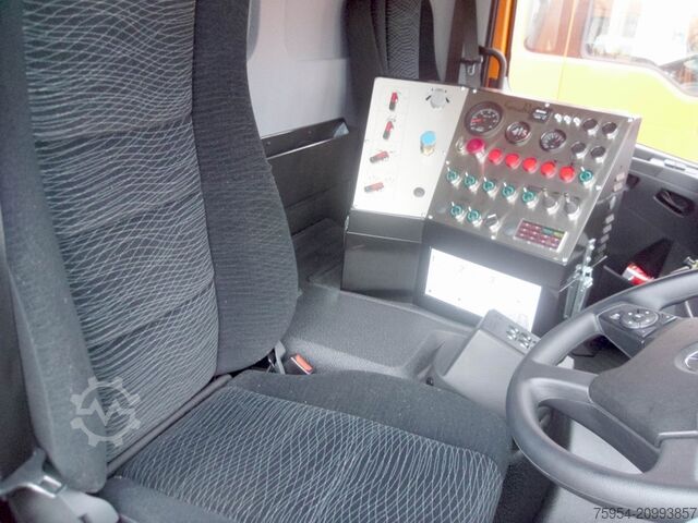 Balayeuse de voirie Mercedes-Benz Atego 1323 LKO 4x2 / Themis S7B