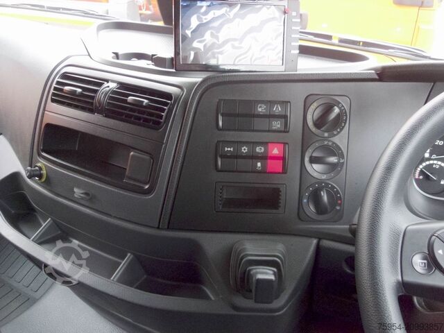 Balayeuse de voirie Mercedes-Benz Atego 1323 LKO 4x2 / Themis S7B