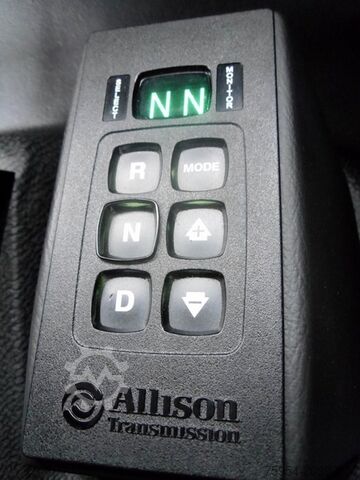 Balayeuse de voirie Mercedes-Benz Atego 1323 LKO 4x2 / Themis S7B