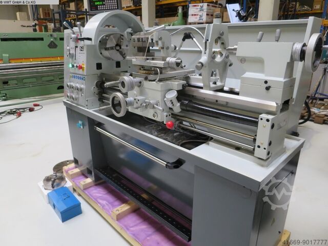 Torno de centro y torno de husillo de avance UWM 400 x 1000 DRO