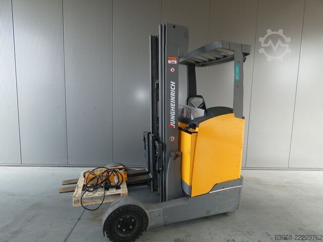 Stivuitor cu catarg retractabil Jungheinrich ETV C 16
