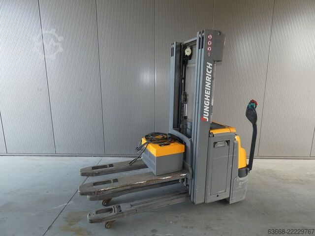 Stivuitor pietonal Jungheinrich EJC 214 Z