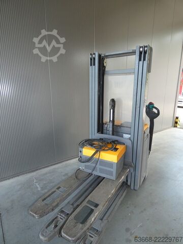 Stivuitor pietonal Jungheinrich EJC 214 Z