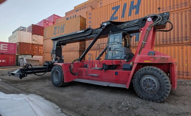 Üres konténer reachstacker Kalmar DRG100-54S6
