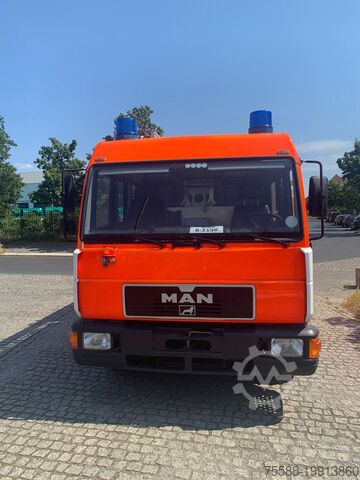 İtfaiye aracı MAN Löschfahrzeug
