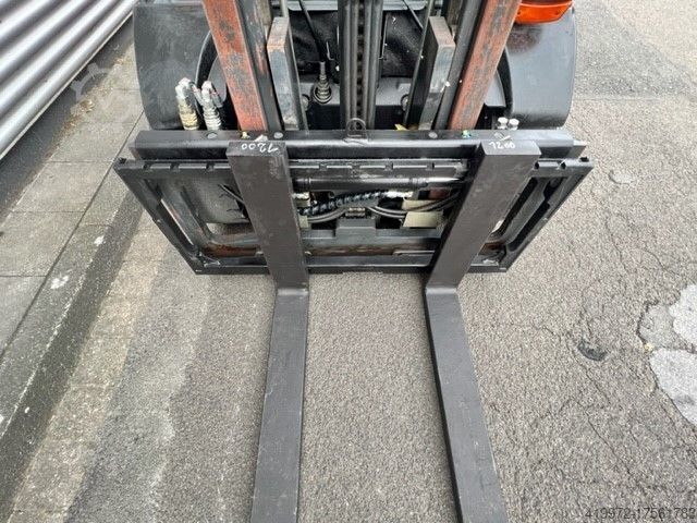 Treibgasstapler Linde H30T-02