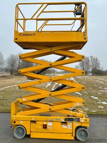 Schaarlift Haulotte Compact 12