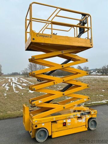 Schaarlift Haulotte Compact 12