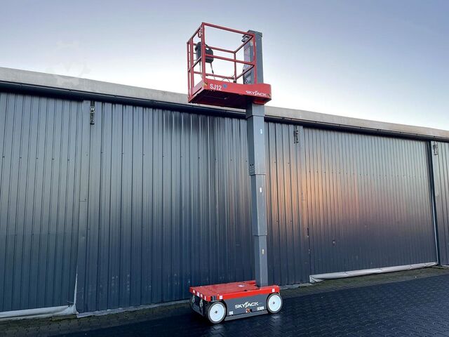 Piattaforma di lavoro telescopica SKYJACK SJ 12