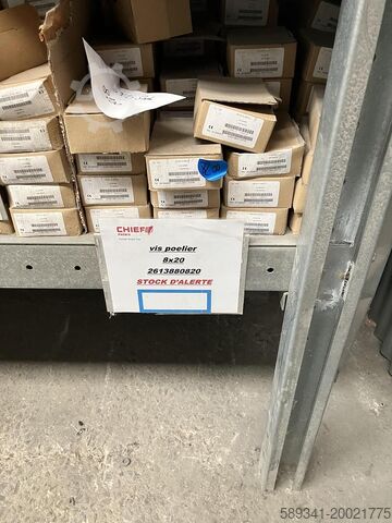 Lote de 150 toneladas de sujetadores industriales y pernos CHIEF / PGB FASTENER / FABORY