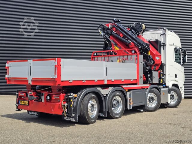 Padrão-SZM Scania R590 V8 8x2 / HMF 9520 CRANE - JIB - WINCH / TR...