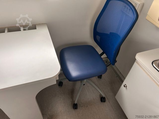 Furgon skrzyniowy MERCEDES-BENZ Atego 816 R - Koffer, Arztpraxis, Eventfahrzeug