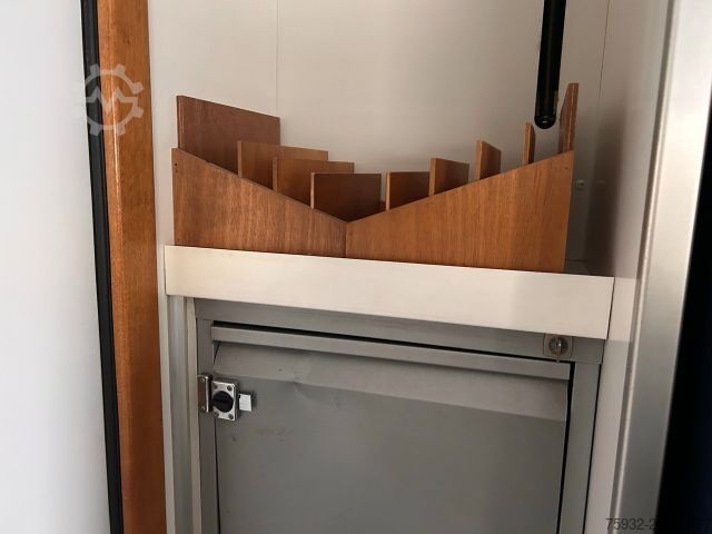 Furgon skrzyniowy MERCEDES-BENZ Atego 816 R - Koffer, Arztpraxis, Eventfahrzeug