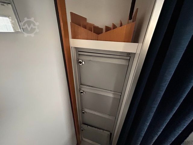 Furgon skrzyniowy MERCEDES-BENZ Atego 816 R - Koffer, Arztpraxis, Eventfahrzeug