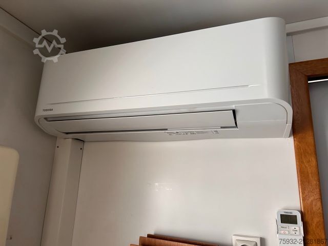 Furgon skrzyniowy MERCEDES-BENZ Atego 816 R - Koffer, Arztpraxis, Eventfahrzeug