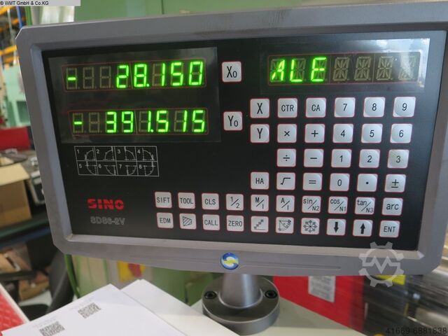 Center draaibank en doorvoerspindeldraaibank UWM 320 x 900 Vario/DRO