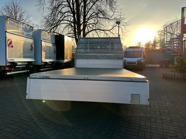 Platform vrachtwagen IVECO 35S16 Doppelkabine / Pritsche /Aktivsitz/AHK