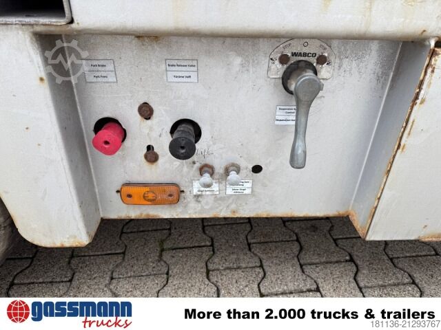 Low loader semitrailer  CYL 3, mit Lift-/Lenkachse, faltbare Rampen