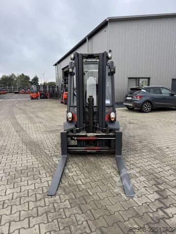 Wózek widłowy z silnikiem wysokoprężnym Linde H25D-02