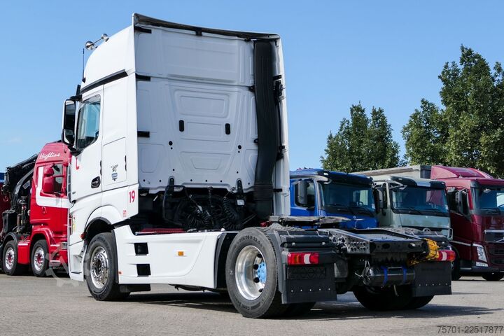 Standardowy ciągnik siodłowy MERCEDES-BENZ Actros 1851 GigaSpace Retarder XL-Tank Euro 6