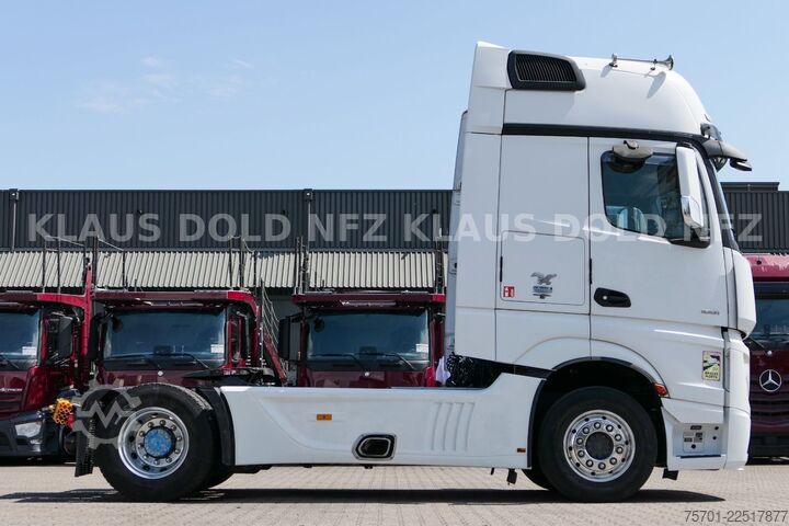Standardowy ciągnik siodłowy MERCEDES-BENZ Actros 1851 GigaSpace Retarder XL-Tank Euro 6