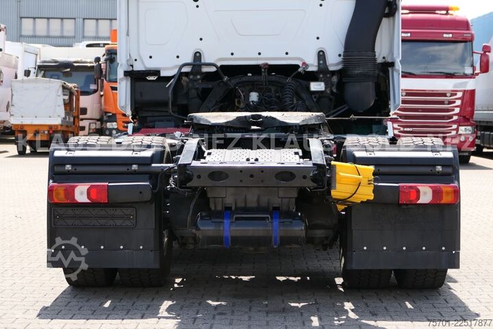 Standardowy ciągnik siodłowy MERCEDES-BENZ Actros 1851 GigaSpace Retarder XL-Tank Euro 6