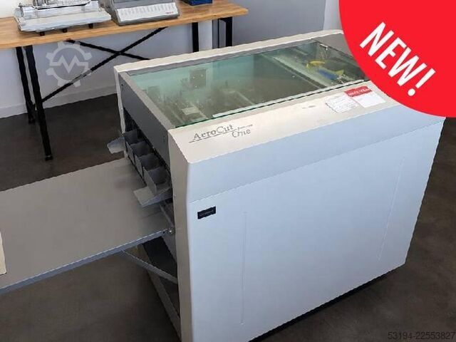 Uchida Aerocut ONE automatisk visitkortsskärmaskin  