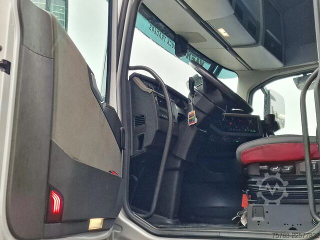Standaard-SZM Volvo FH 13.460 Globetrotter 6x2/4 - Full air - Steer...