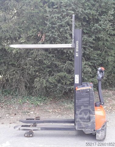 Stivuitor manual TOYOTA BT SWE 080L