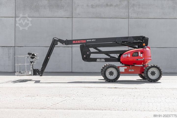 Przegubowa teleskopowa platforma robocza Manitou 200 ATJ