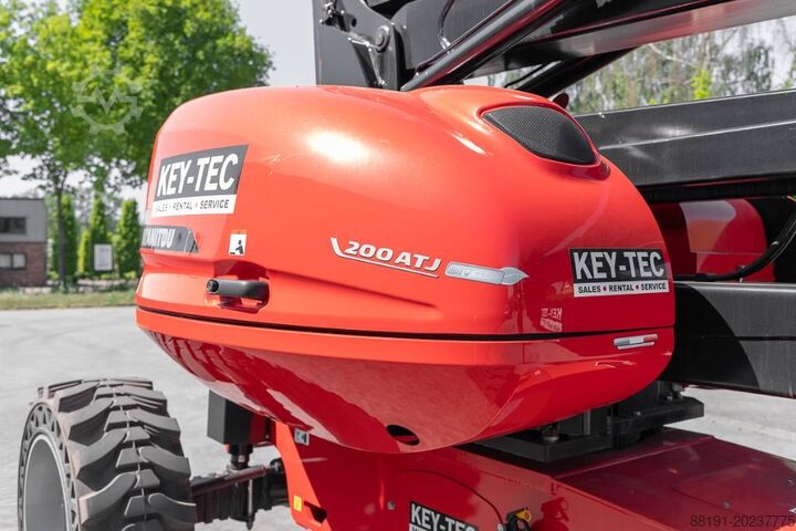 Przegubowa teleskopowa platforma robocza Manitou 200 ATJ
