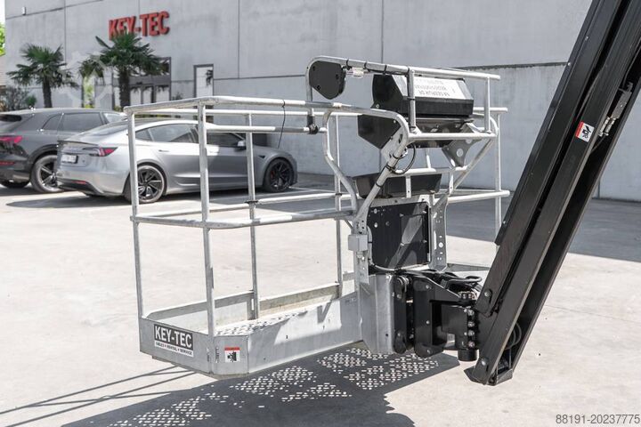 Przegubowa teleskopowa platforma robocza Manitou 200 ATJ