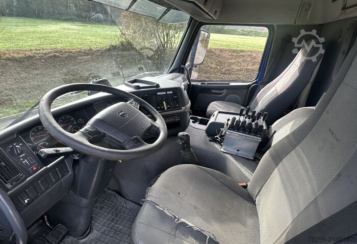 Billenő teherautó Volvo FM12-460 8x4 Kipper