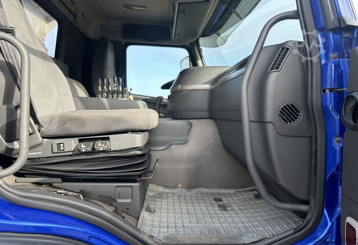 Billenő teherautó Volvo FM12-460 8x4 Kipper