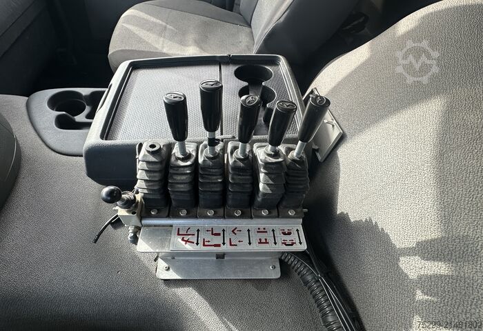 Billenő teherautó Volvo FM12-460 8x4 Kipper