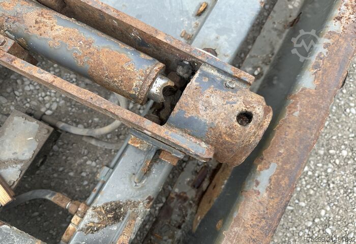 Billenő teherautó Volvo FM12-460 8x4 Kipper