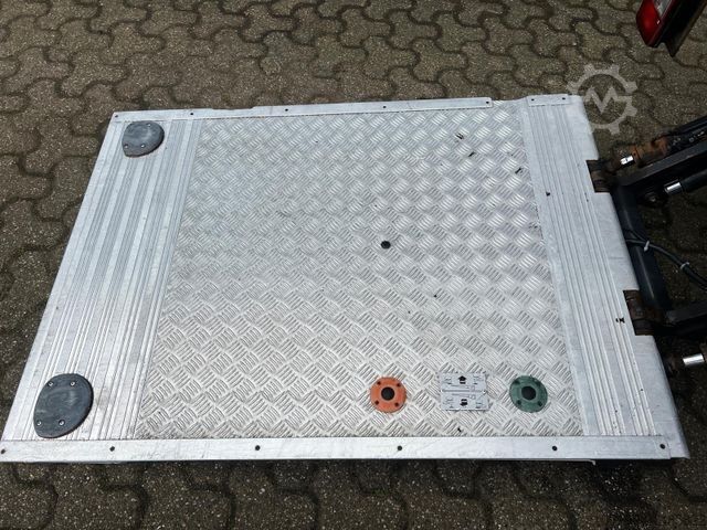 Chladírenská dodávka FORD Transit ThermoKing Kühlkoffer-20C. *Hebebühne*