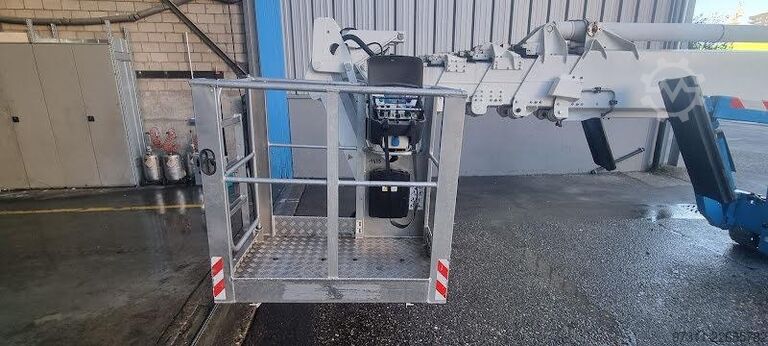 Hefplatform Teupen LEO 36 T