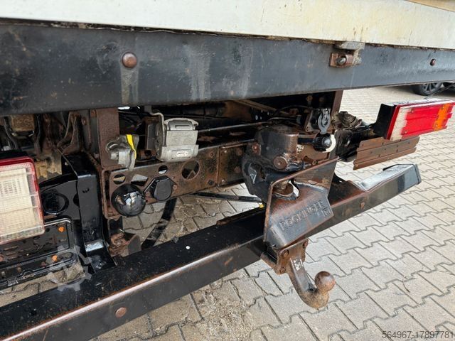 Transporter mit Pritsche & Plane MERCEDES-BENZ 816 D Vario DOKA Pritsche Plane 2x AHK