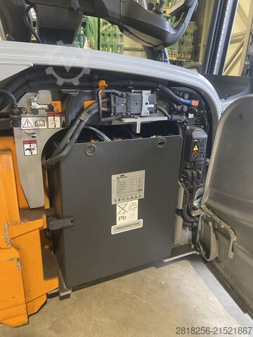 Retraktorový vozík STILL RX20-16C