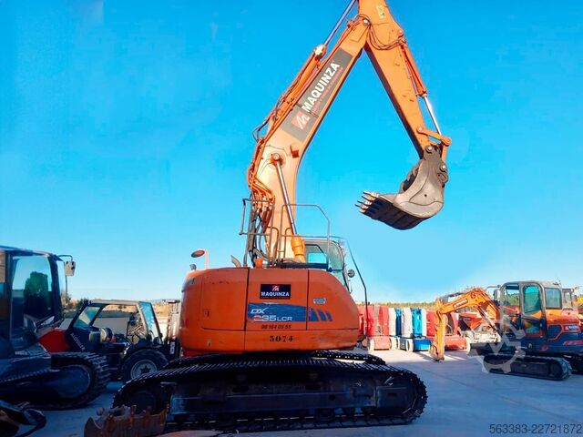 Excavadora sobre orugas Doosan DX235LCR