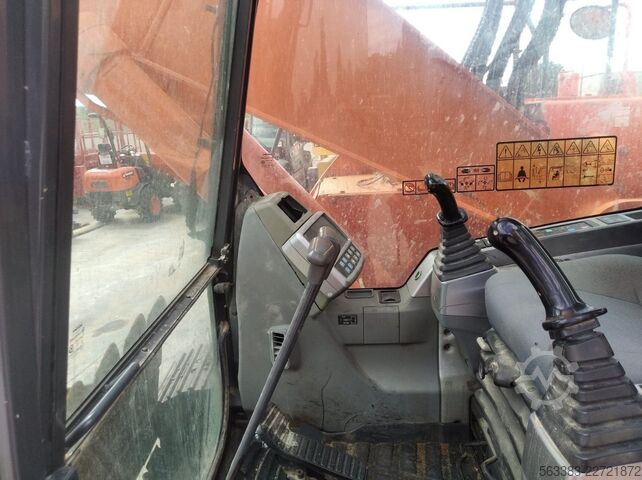 Excavadora sobre orugas Doosan DX235LCR