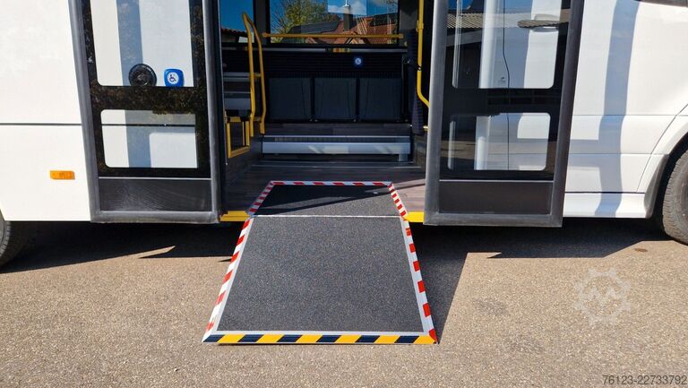 Stadtbus MERCEDES-BENZ Frontniederflur Sprinter 517 / 4 er Bestuhlung