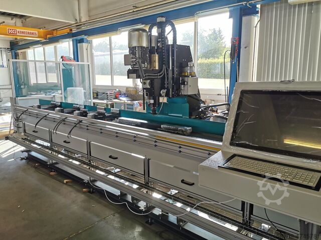 Boormachine met CNC besturing