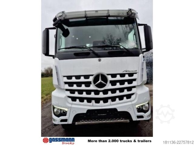 Kamion sa ravnom platformom Mercedes-Benz Arocs 41451 AK 8x8/4 Hiab Kran 548 E 8 Jib 150