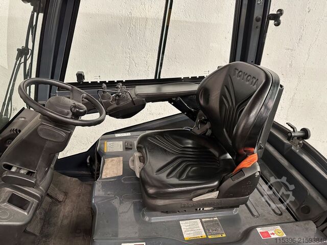 Carretilla eléctrica de 4 ruedas Toyota 8FBM16T - FREIHUB-MAST !!!