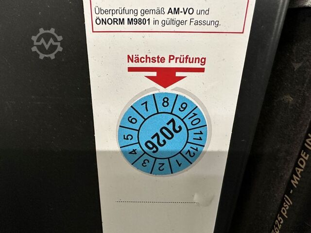 Electric 3-wheel forklift Toyota 8FBE16T - TRIPLEX 4,7 m