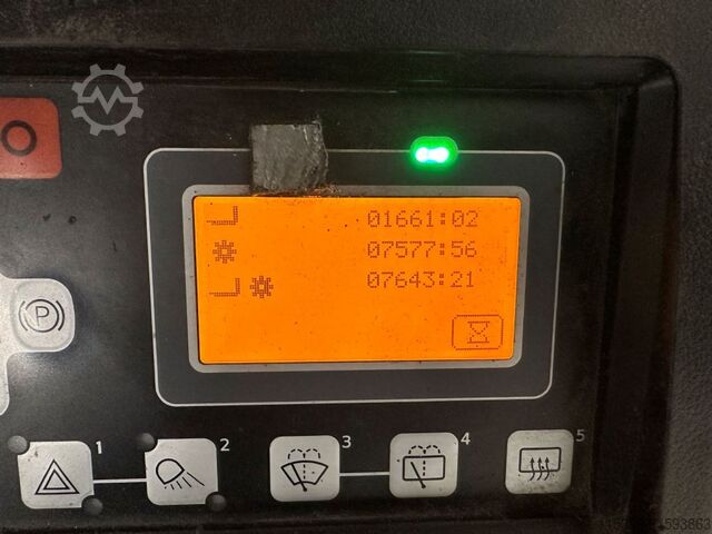 Electric 3-wheel forklift Toyota 8FBE16T - TRIPLEX 4,7 m