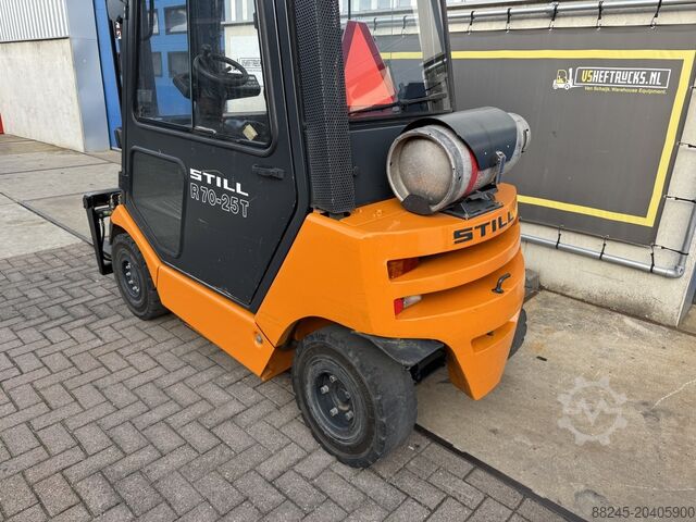 VS-22456 LPG forklift Still R70-25t with sideshift and fork positioner STILL R70-25t